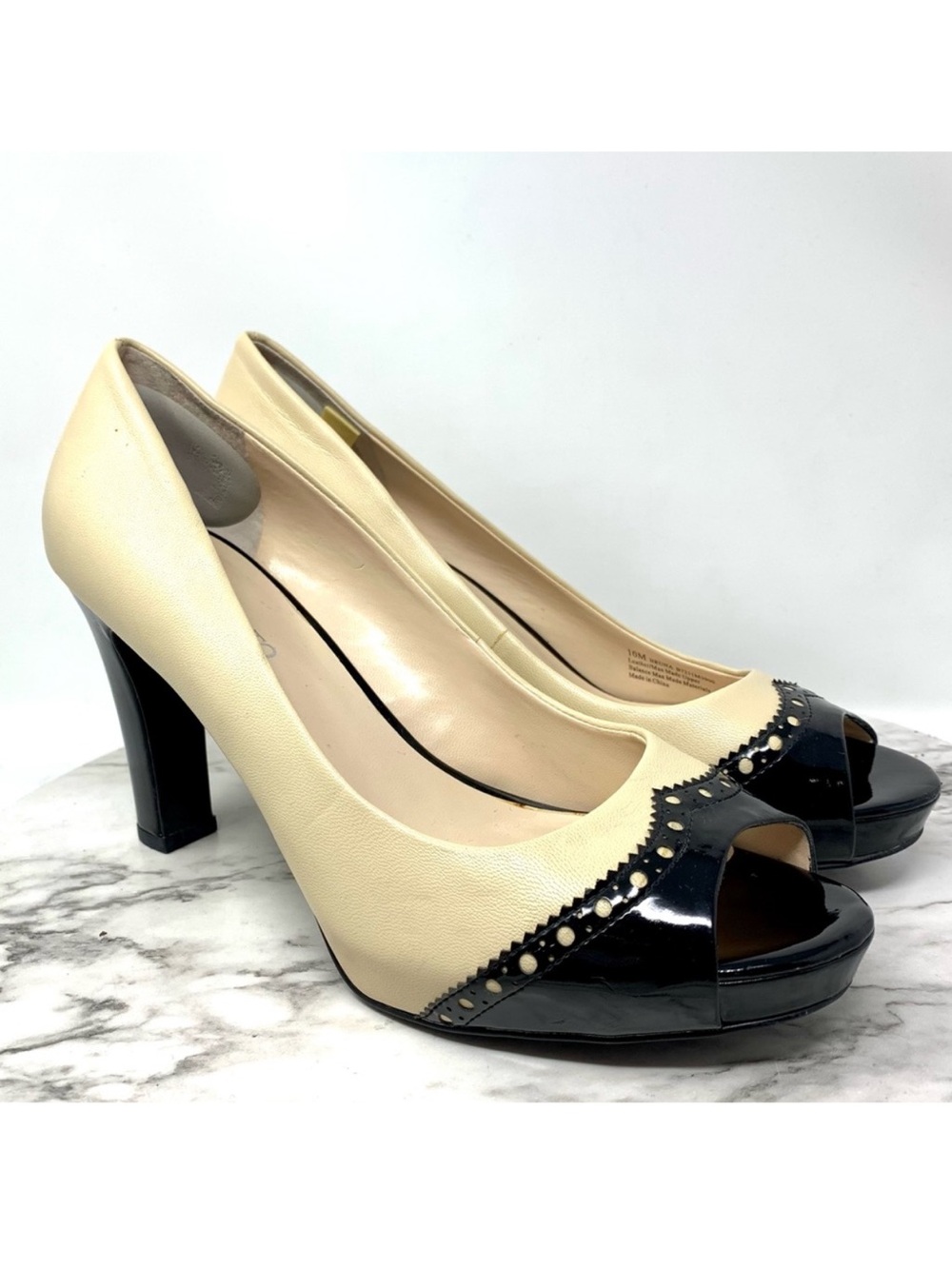 Franco Sarto Bruna Cream/Black Leather Wingtip Spectator Pumps 10 Retro Classic